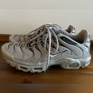 Men’s Nike tn air sneaker size 13